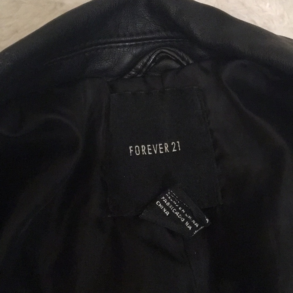Leather jacket - Picture 2 of 3